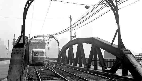 usr_m_pit_pcc_1061_smithfieldstbridgecrossover_1940s_billvig.jpg