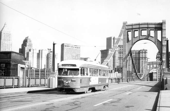 usr_m_pit_pcc_1424_crossingthreesistersbridges_ss.jpg