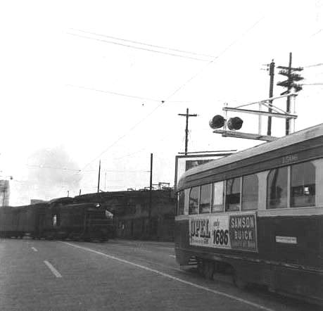 usr_m_pit_pcc_1506_awaitingatrain_rhkj.jpg