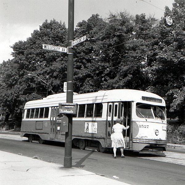 usr_m_pit_pcc_1527_highlandwellesley_rhkj.jpg