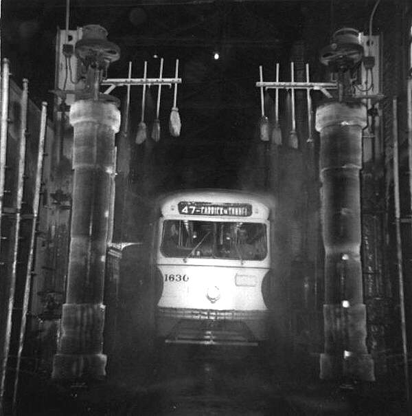 usr_m_pit_pcc_1630_gettingawash_rhkj.jpg