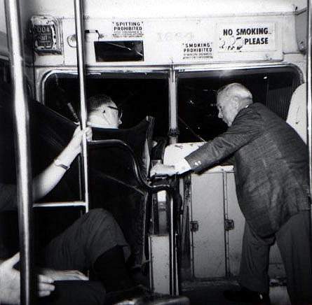usr_m_pit_pcc_1664_talkingtothemotorman_rhkj.jpg