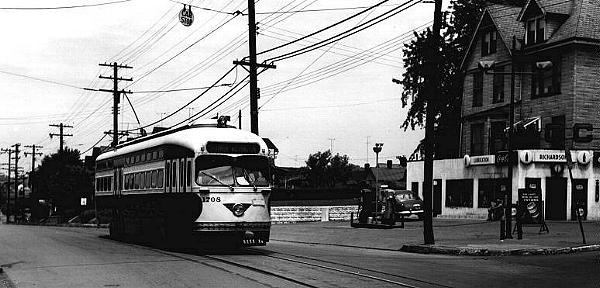 usr_m_pit_pcc_1709_richardsongasstation_jh.jpg