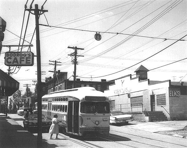 usr_m_pit_pcc_1746_infrontofbodrogscafe_rhkj.jpg