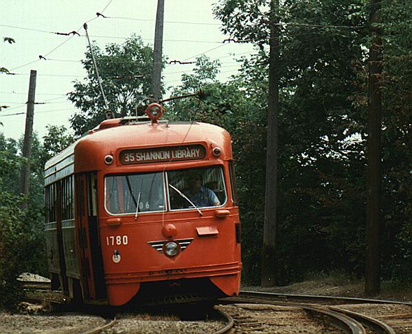 usr_m_pit_pcc_17802_35shannonlibrary_01_jh.jpg
