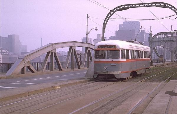 usr_m_pit_pccair_18074_smithfieldstbridge_jt.jpg