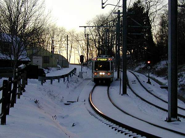 usr_m_pit_sie_22008_42ssouthhillsvillage_20000127_davemills.jpg