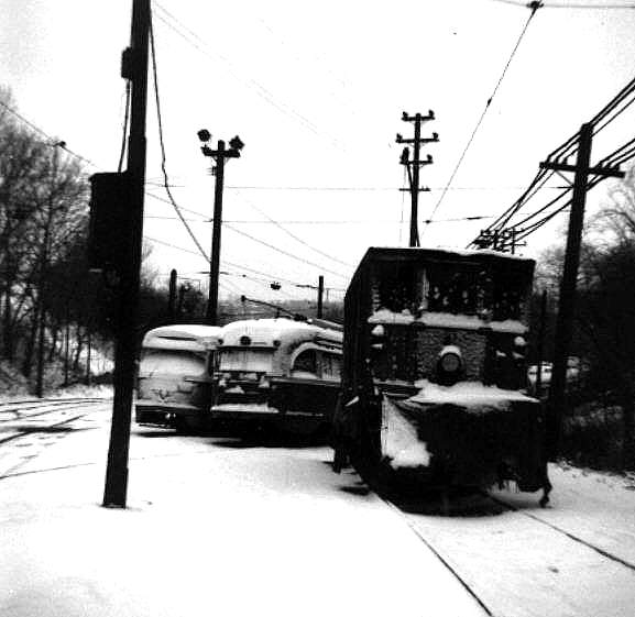 usr_m_pit_work_30001_snowsweeper_rhkj.jpg