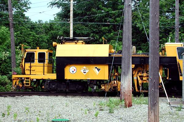 usr_m_pit_work_gm2_31028_ballasttamper_davemills.jpg