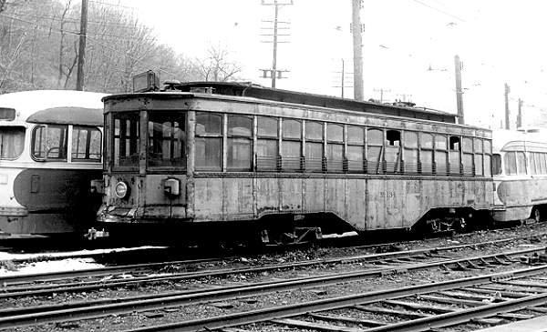 usr_m_pit_work_jm134_31015_paintstripingcarsouthhillsyard_1964_kendouglasbv.jpg