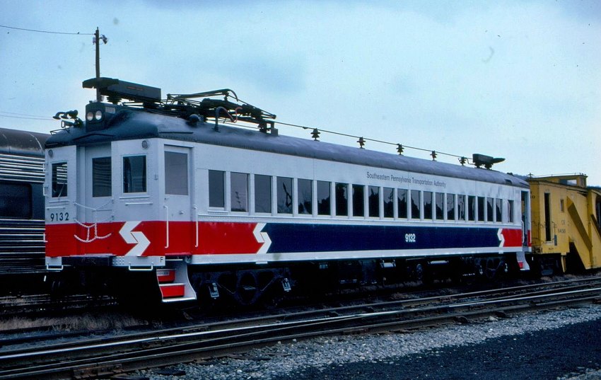 usr_m_reading_9132_shops_1980_bv_rdg51.jpg