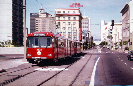 usr_m_san_lrv1002_citycollege+station_027.jpg