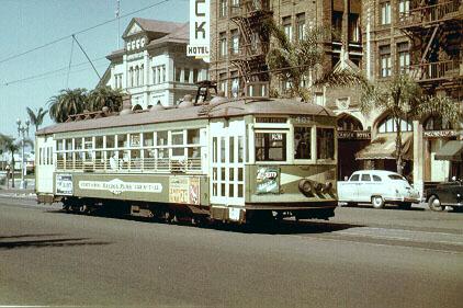 usr_m_san_sder0401_broadway+front_016_bv.jpg
