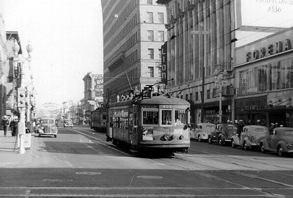 usr_m_san_sder0414_broadway+5th_017_bv.jpg