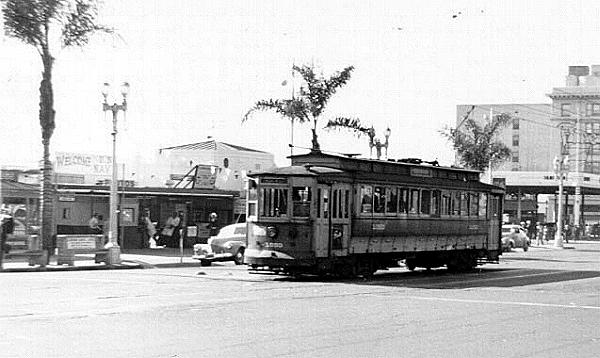 usr_m_san_sder1055_broadway_005_bv.jpg