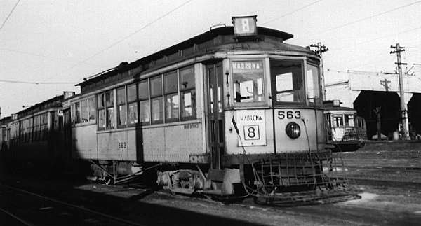 usr_m_sea_563_jefferson+barn_lh+bk_smer088.jpg