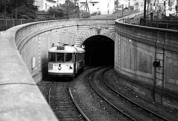 usr_m_sfo_0104_sunsettunnel+ob-westportal_cambeach+bv_sfv037.jpg