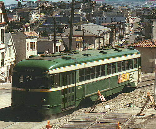 usr_m_sfo_1010_churchprw+21st_1980_jimholl_sf187.jpg