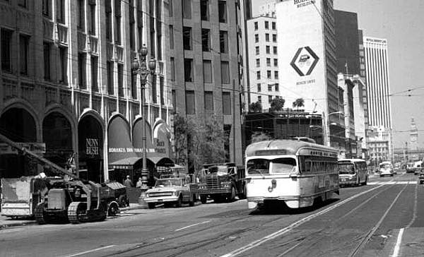 usr_m_sfo_1143_market+newmontgomery+ob_sfv057.jpg