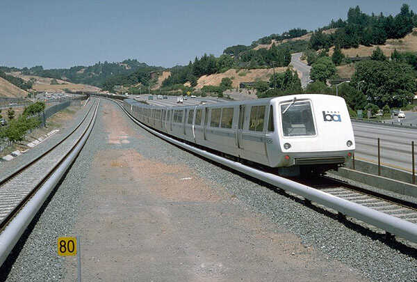 usr_m_sfo_bart1xx_sf085.jpg