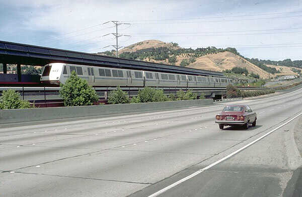 usr_m_sfo_bart1xx_sf088.jpg