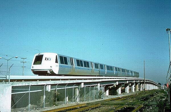 usr_m_sfo_bart1xx_sf096.jpg