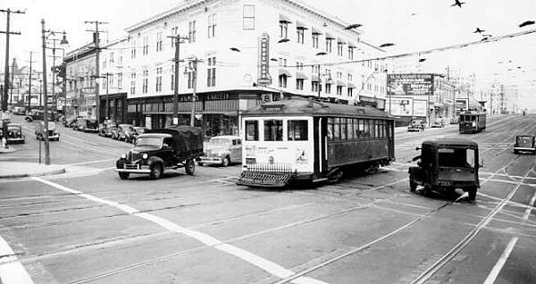 usr_m_sfo_msry0202_market+church+ob_sfv009.jpg