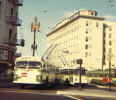 usr_m_sfo_twin'xxx_market+larkin_rh+kj_sf193.jpg