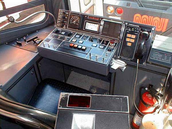 usr_m_sfo_xxxx_operatorstation_sf120.jpg