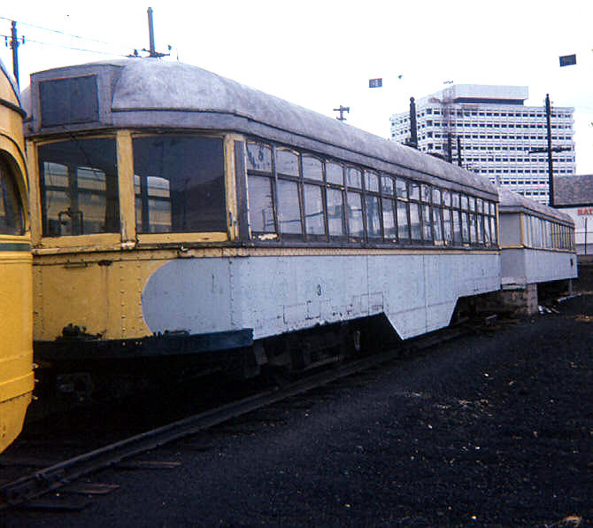 usr_m_cle_shrt_kuhl_work_03_warrensvilleyard_196710_mharr_shrt106.jpg