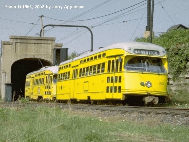 usr_m_cle_shrt_pcc_93_kingsburyruntunnels_196408_japp_t325.jpg