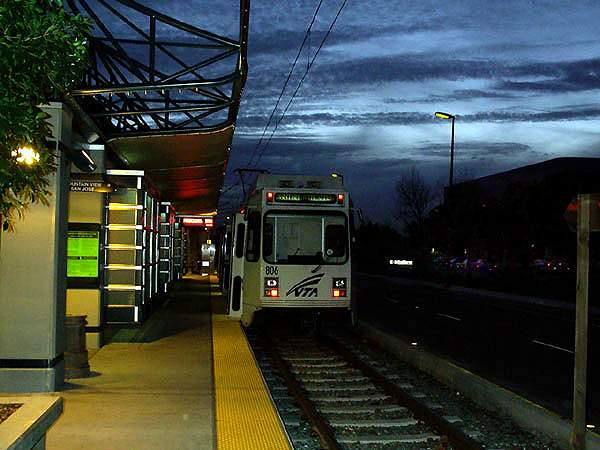usr_m_sjc_lrv_806_baypointe+station_nspau_mtv06.jpg