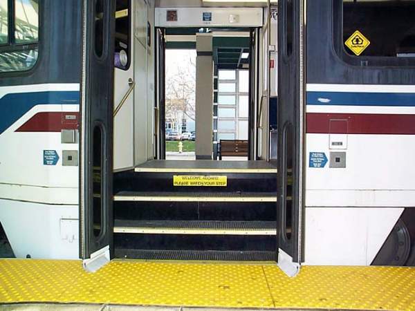 usr_m_sjc_lrv_8xx_lrv+doorway_mtv03.jpg