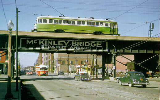 usr_m_stl_pcc_017_anitpcccrossingbroadwaypccindistance_bv_stl077.jpg
