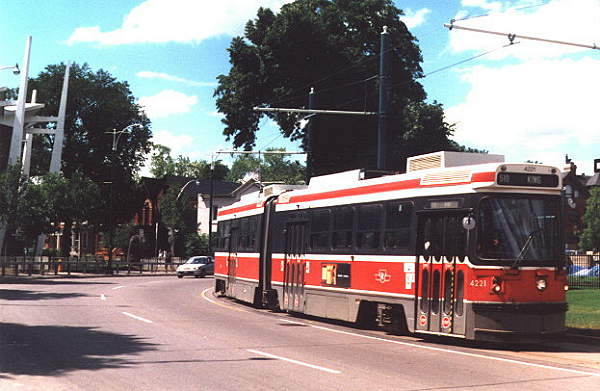 cnr_m_tor_alrv'4221_spadinacircle_199908_leroux_ttc217.jpg