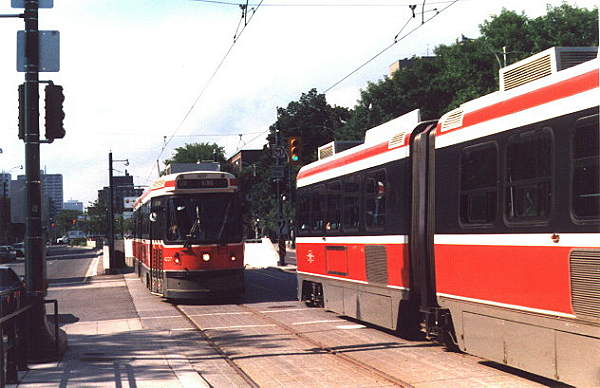 cnr_m_tor_alrv'4227_spadina_199908_hleroux+gm_ttc211.jpg