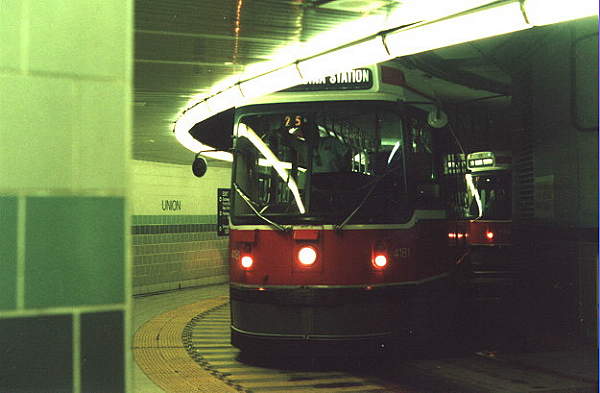 cnr_m_tor_clrv'xxxx_unionstation_199908_leroux_ttc210.jpg