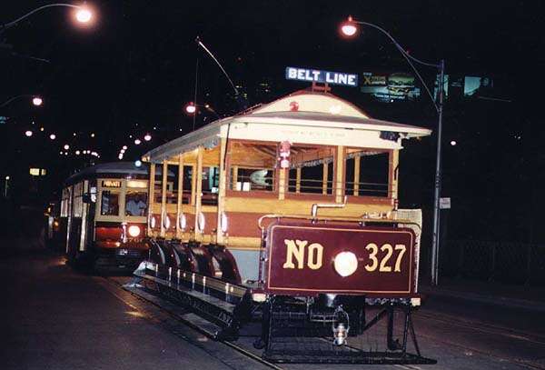 cnr_m_tor_old'0327_kingcarbarn_20010907_plavalee_ttc331.jpg