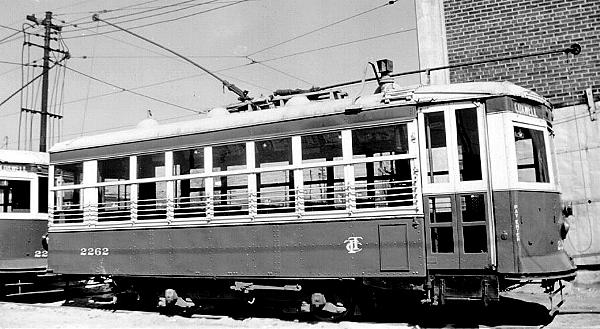 cnr_m_tor_old'2262_danforthcarhouse_bvolk+tl_bvt009.jpg