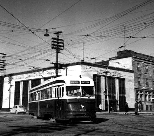 cnr_m_tor_pc42'4298_college+spadina_rhill-br_ttc169.jpg