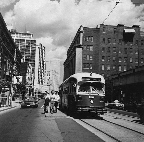 cnr_m_tor_pc43'4323_college+bay_rhill-br_ttc174.jpg