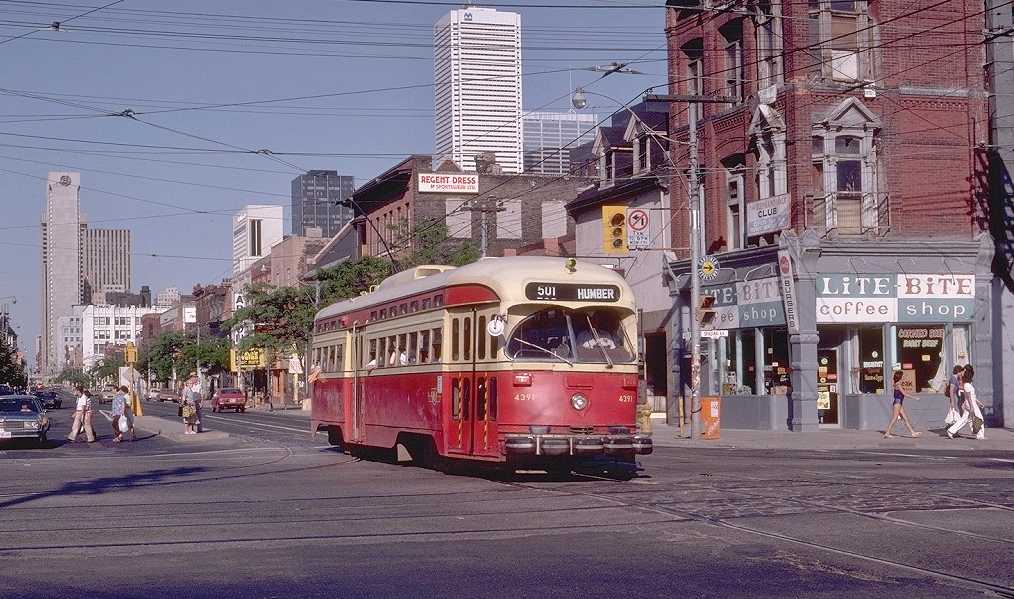 cnr_m_tor_pc43'4391_queen+spadina_19800713_jt+tl_ttc042.jpg