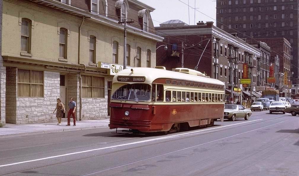 cnr_m_tor_pc43'4397_dundas+chestnut_19710628_jt_ttc477.jpg