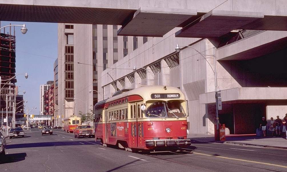 cnr_m_tor_pc43'4399_queen+university_19800713_jt+tl_ttc049.jpg