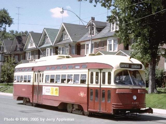 cnr_m_tor_pc44'4480_edna+dundasweststation_196608_japp_ttc450.jpg