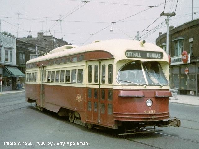 cnr_m_tor_pc44'4489_dundas+roncesvalles_196608_japp_ttc219.jpg