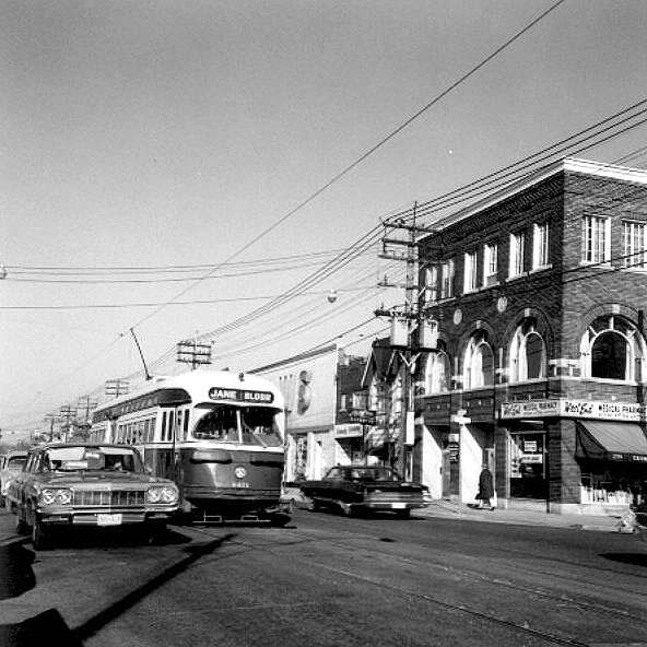 cnr_m_tor_pc44'44xx_bloorline_rhill_ttc266.jpg