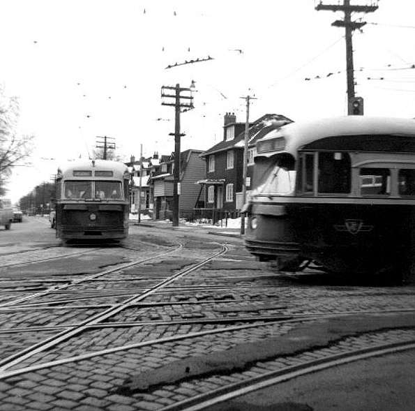 cnr_m_tor_pc44'44xx_lansdowne+college_rhill-br_ttc262.jpg