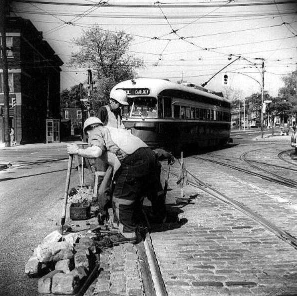 cnr_m_tor_pc44'44xx_parliament+gerrard_rhill-br_ttc246.jpg