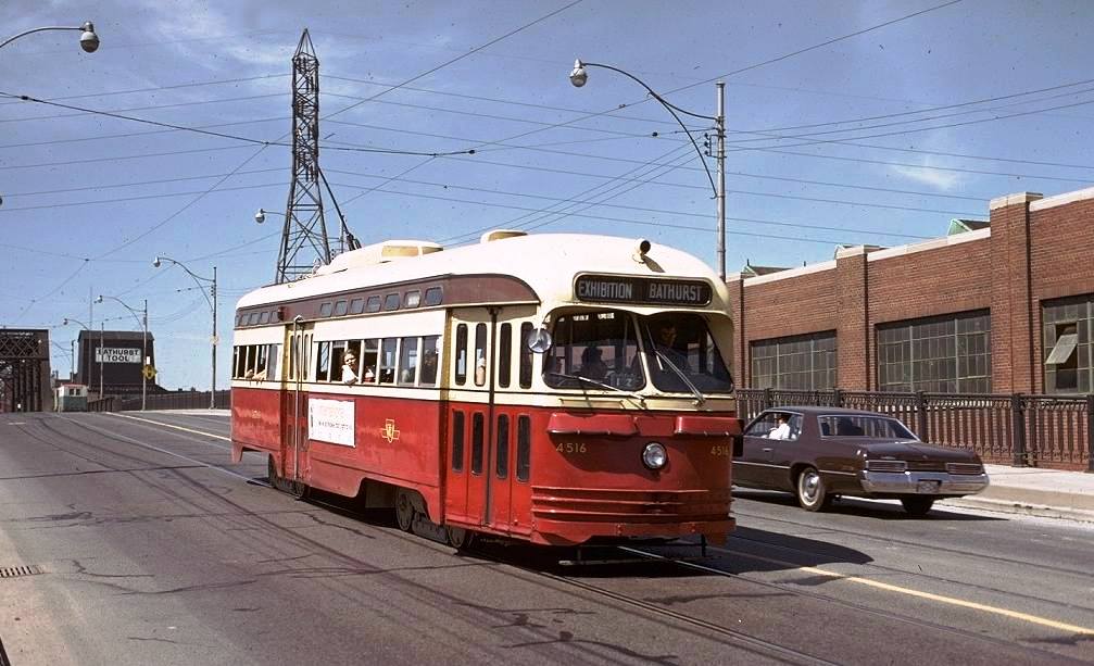cnr_m_tor_pc45'4516_spadinabridge_19740712_jt_ttc512.jpg